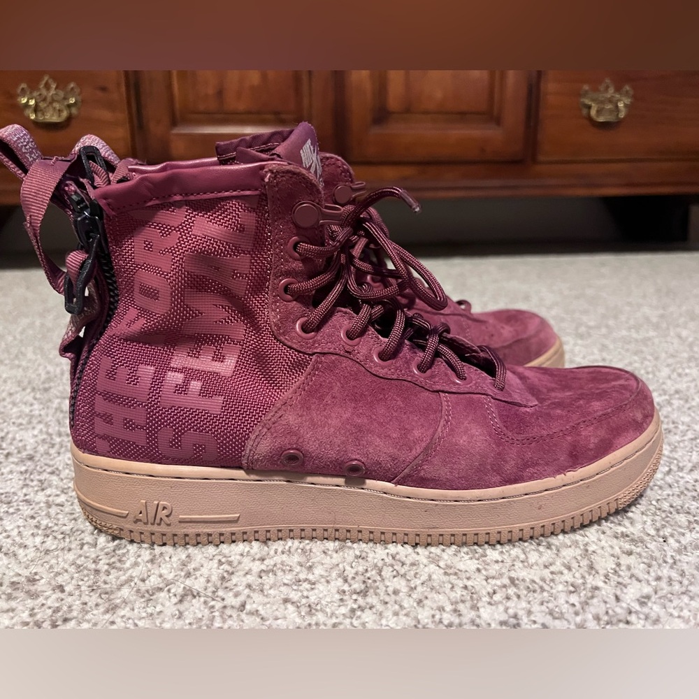 Nike Women’s Air Force 1 Maroon High-Top Sneakers